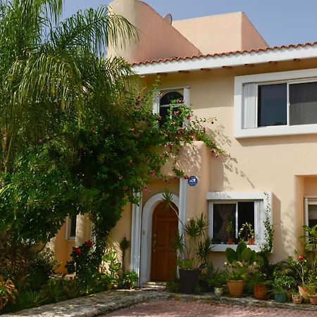 B&B Mom'S House Puerto Aventuras Exterior photo